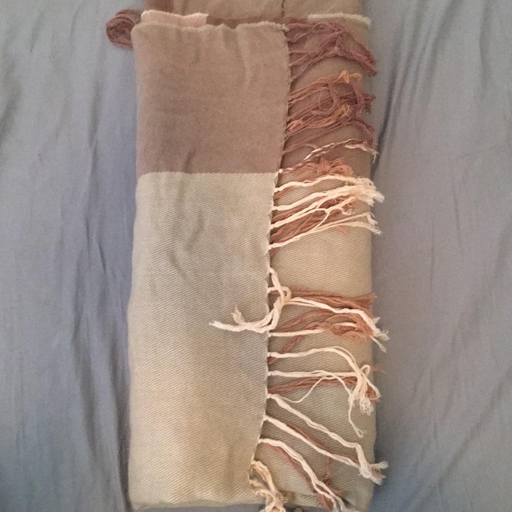 Large blanket scarf with tassels